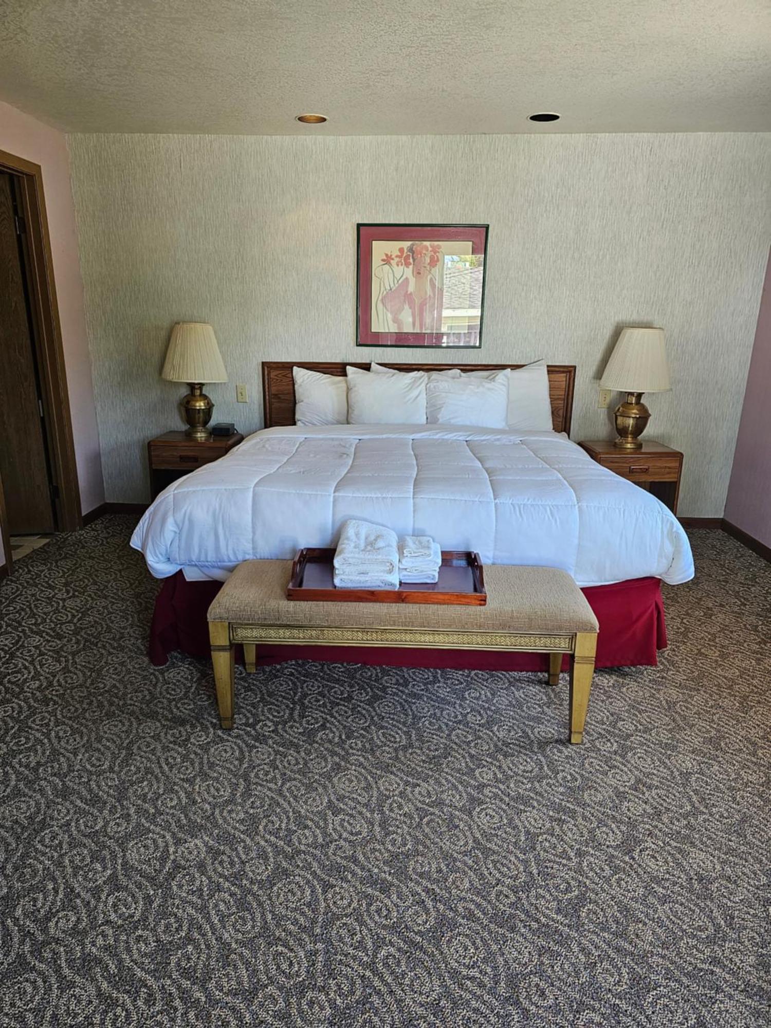 Travelodge By Wyndham Маккино Сити Экстерьер фото