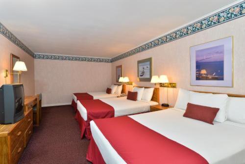 Travelodge By Wyndham Маккино Сити Номер фото
